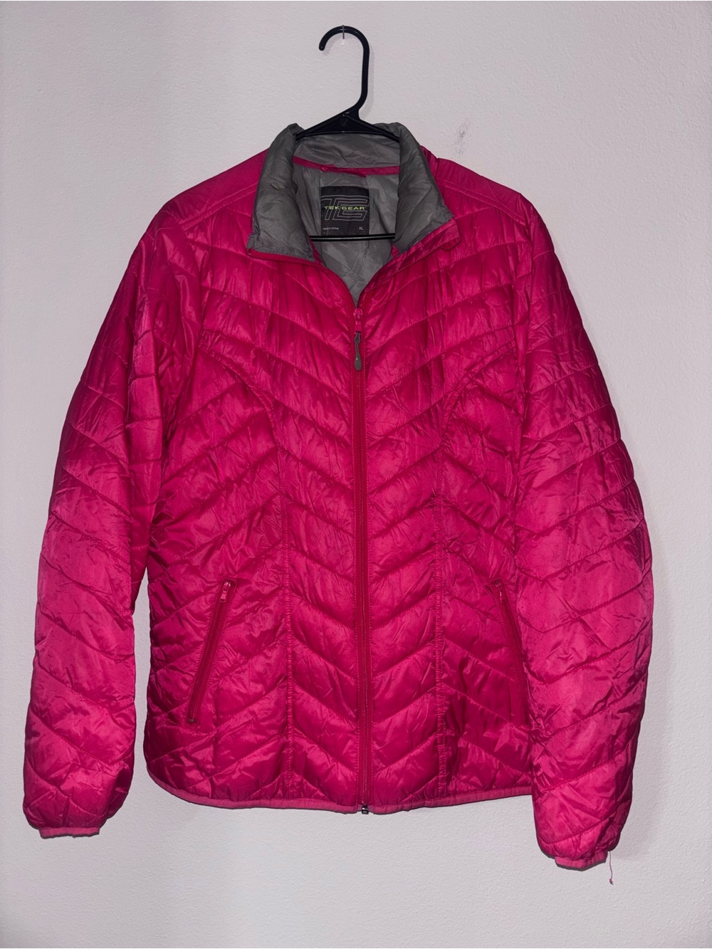 tek gear Women's Quilted Packable Jacket in Hot Pink with Gray Lining
